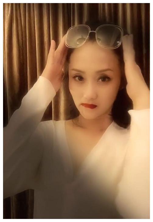 金紫薇是李颖亲生的吗（金紫薇是李颖女儿吗）